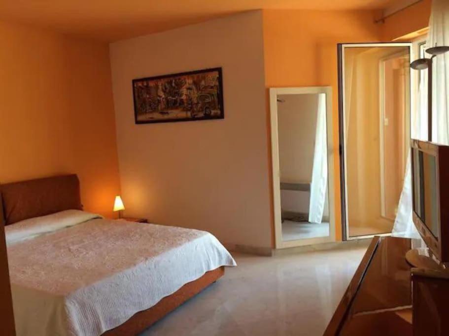Victoria Bilocale Centro Citta E Vista Mare Apartment Menton Exterior foto